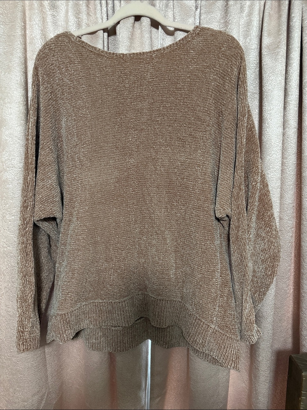 Women's Relaxed Chenille Crewneck Sweater in Taupe